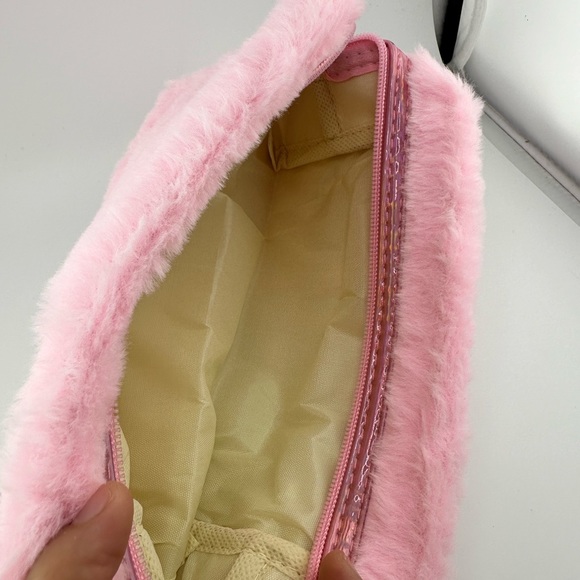 Barbie Fuzzy Pink Makeup Bag- Brand new - Picture 7 of 7